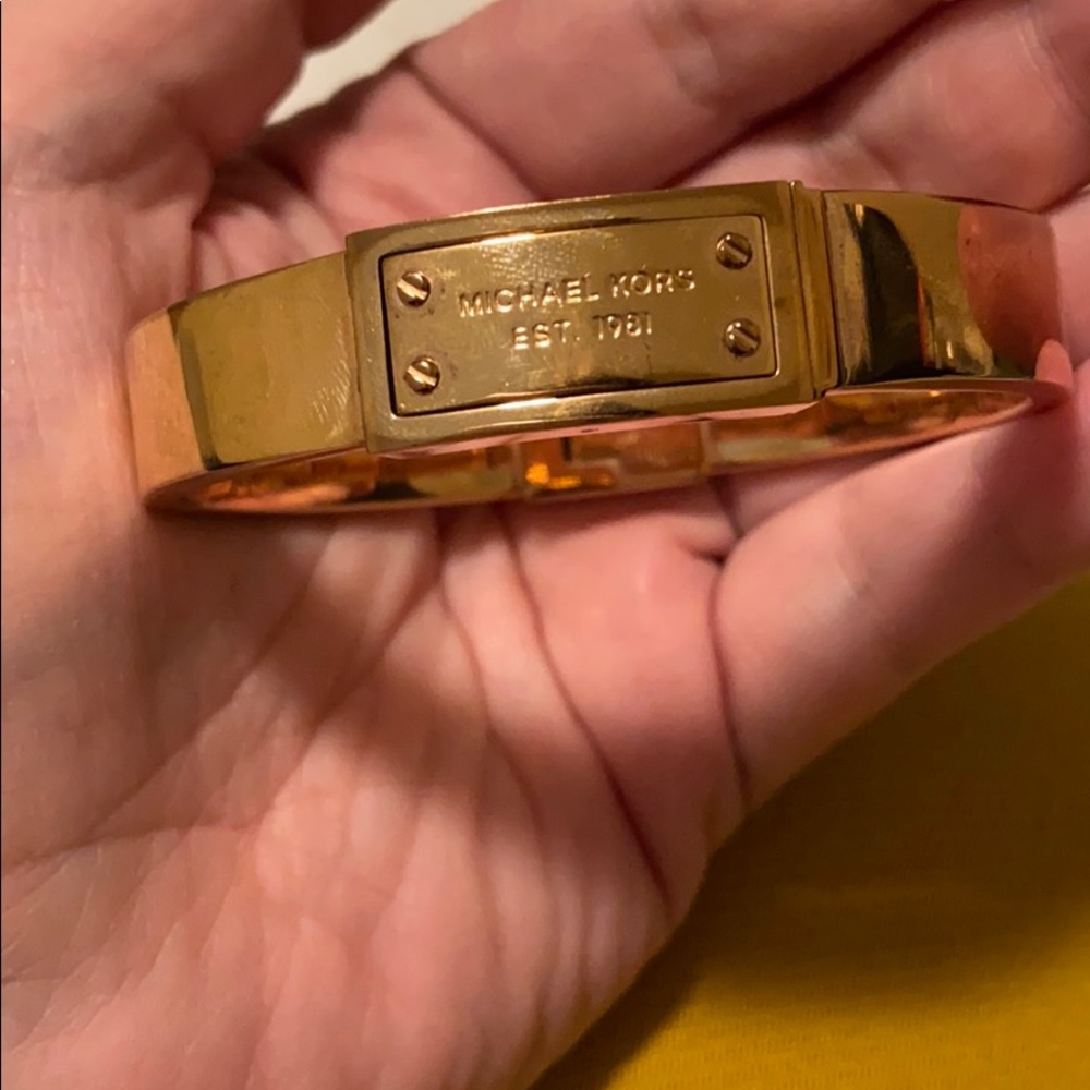 Michael kors bangle